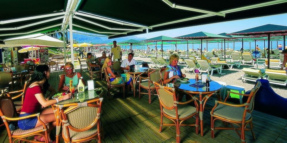 Lancora Beach Hotel 36/50