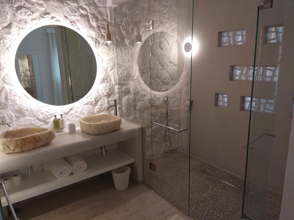 Petri Suites 68/74
