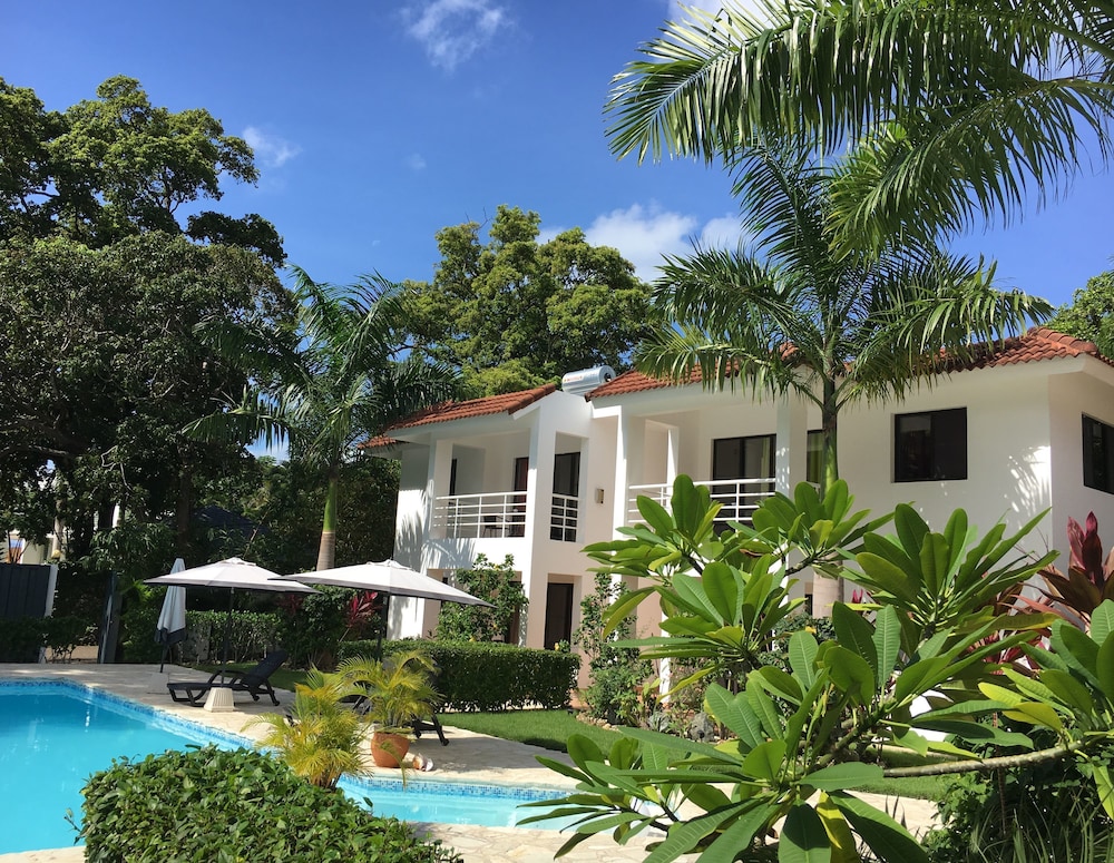 Coral Blanco Hotel 60/73