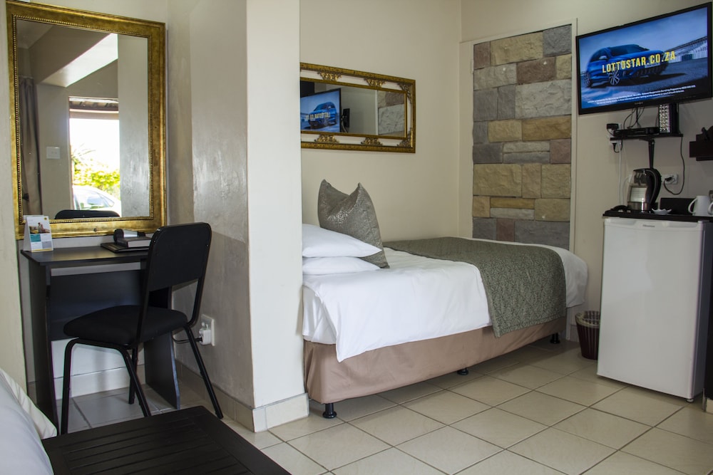 Savannah, 1 Double and 1 Single Bed