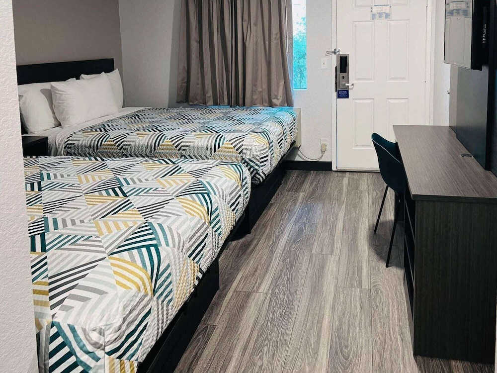 Motel6 Marina, CA - Monterey 33/58