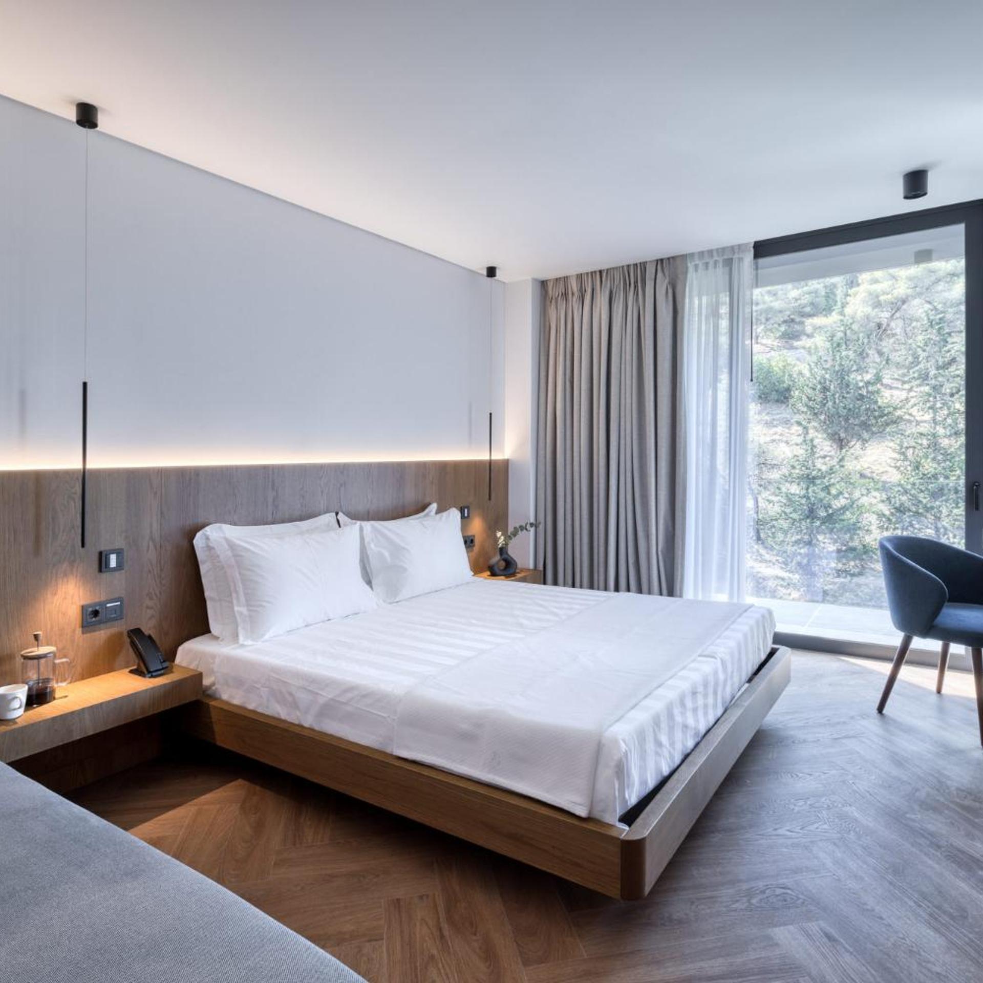Superior, Suite, Hill View