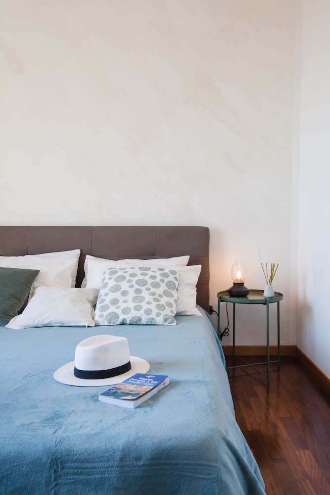 EXCLUSIVE, QUEEN BED, SEA VIEW, BALCONY