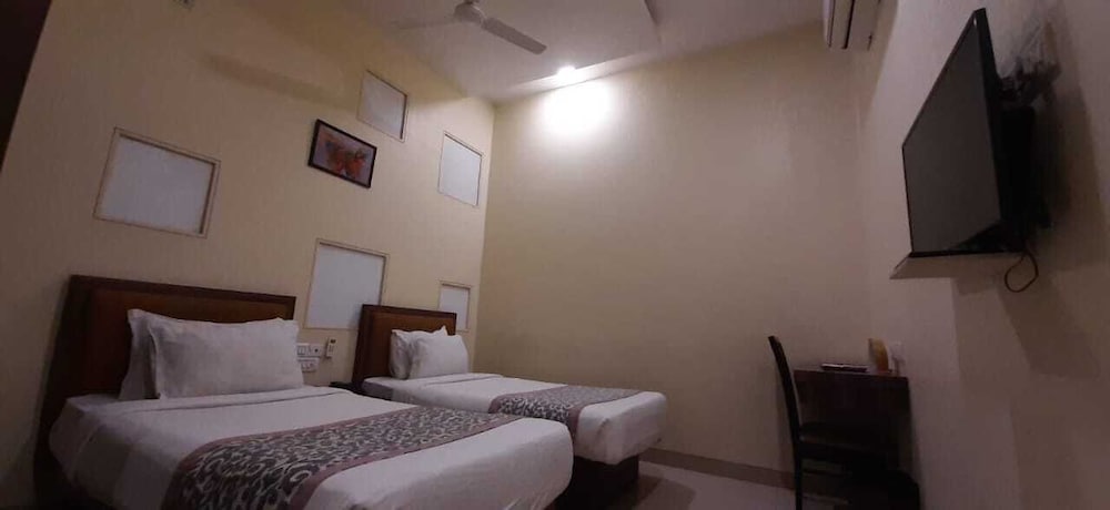 Vijaya Tej Clarks Inn 12/31