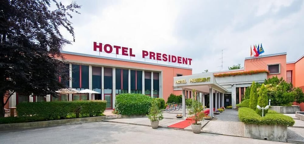 GRAND HOTEL PRESIDENT 1/49