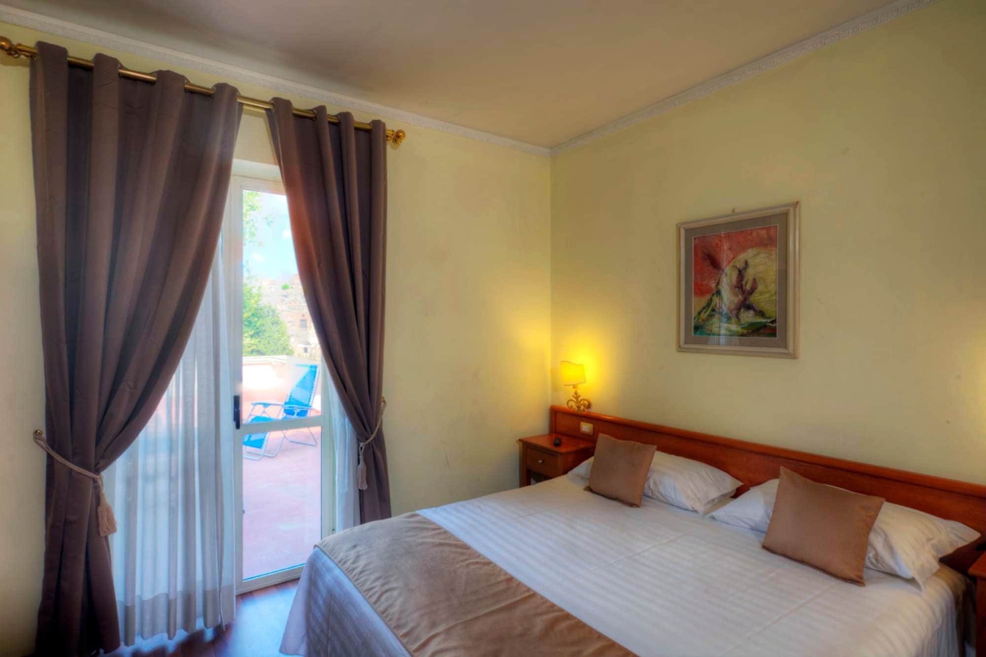 SUPERIOR, DOUBLE BED