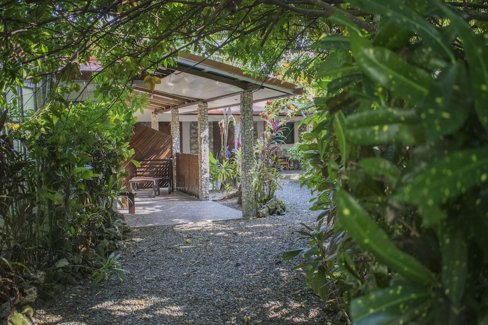 Atlantida Lodge 5/63
