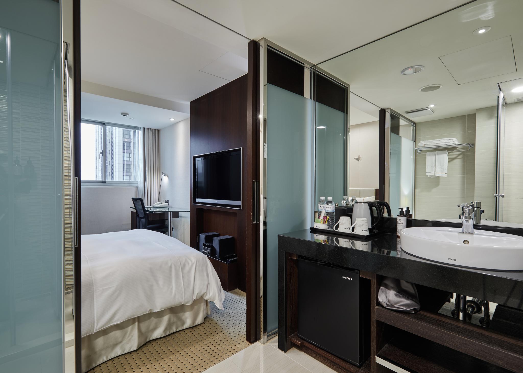 Semi Room, Superior, Single, Semi Double Bed