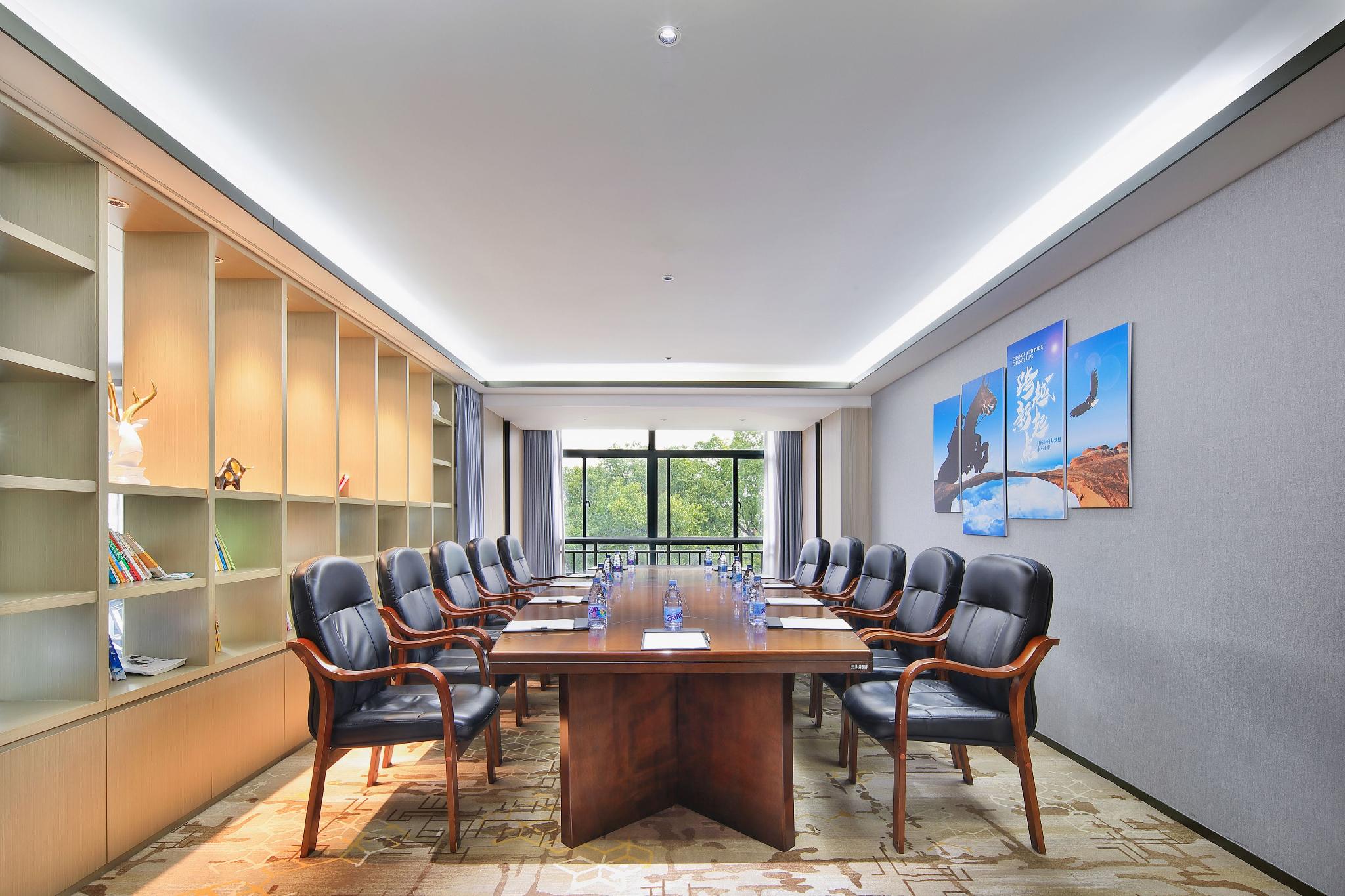 Vienna Hotel (Guilin Qixing Wanda Plaza) 24/48