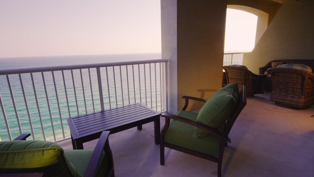 Grand Panama Beach Resort by Emerald View Resorts 64/77