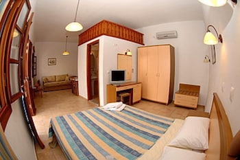 Iapetos Village 22/67