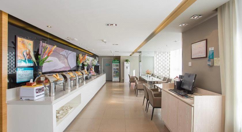 Jinjiang Inn (Ulanqab Jining Railway Station Xingfu Road) 35/40