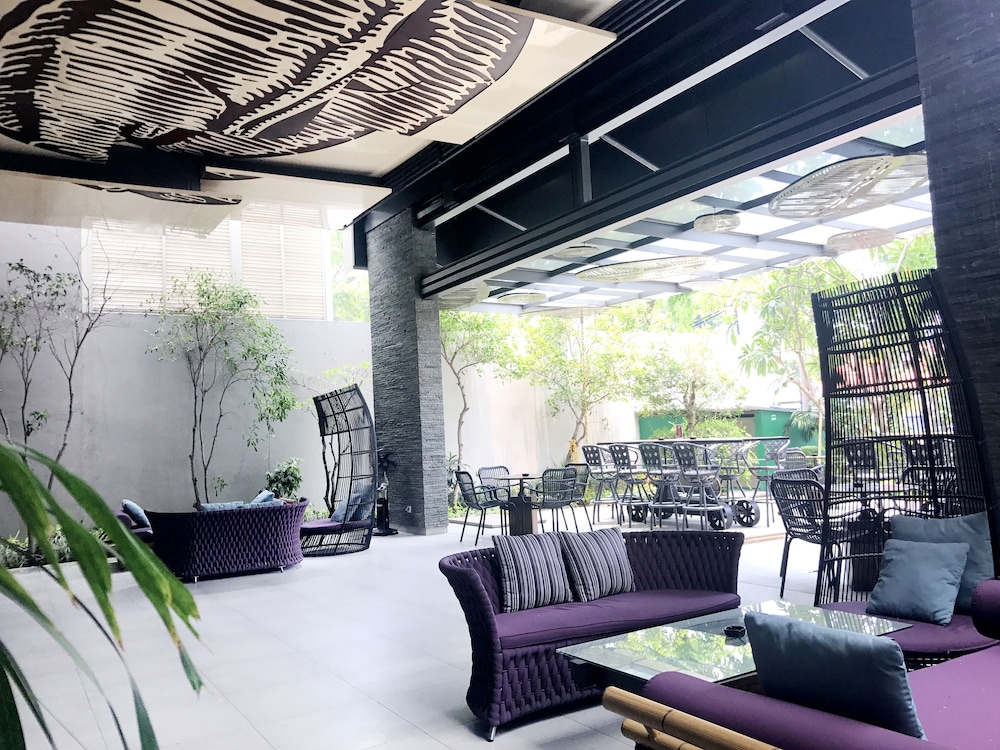 Mercure Surabaya Grand Mirama 57/81