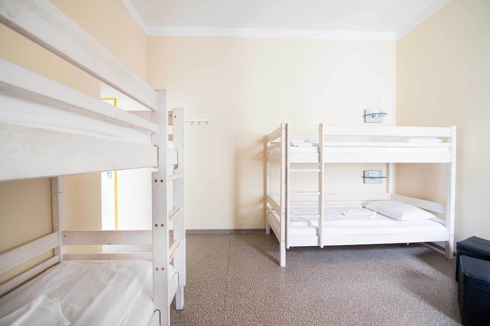 MIXED DORM, 4 BEDS
