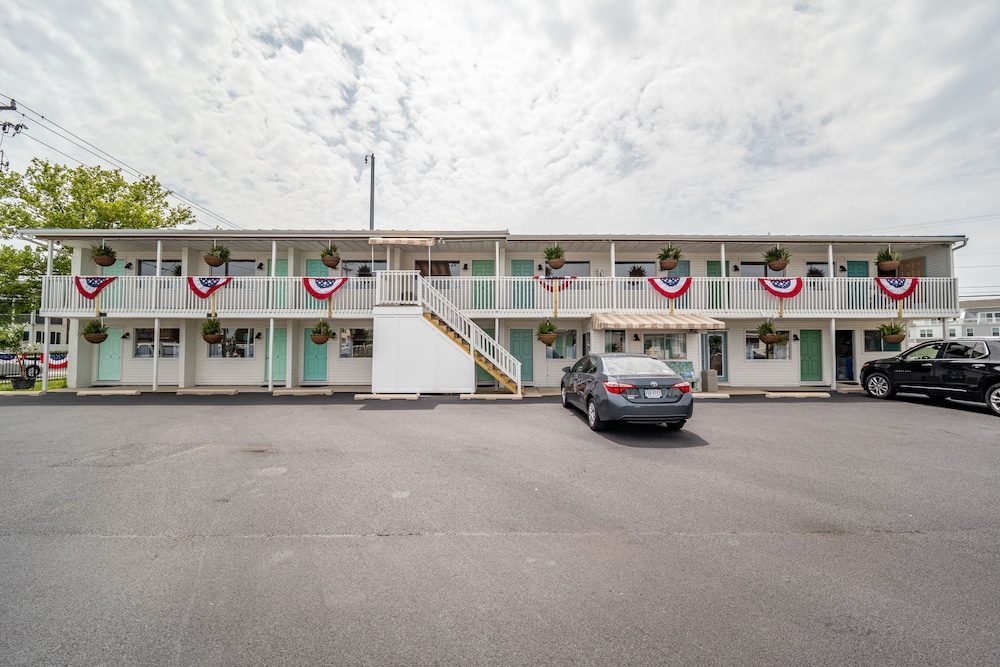 Ocean Glass Inn 43/50