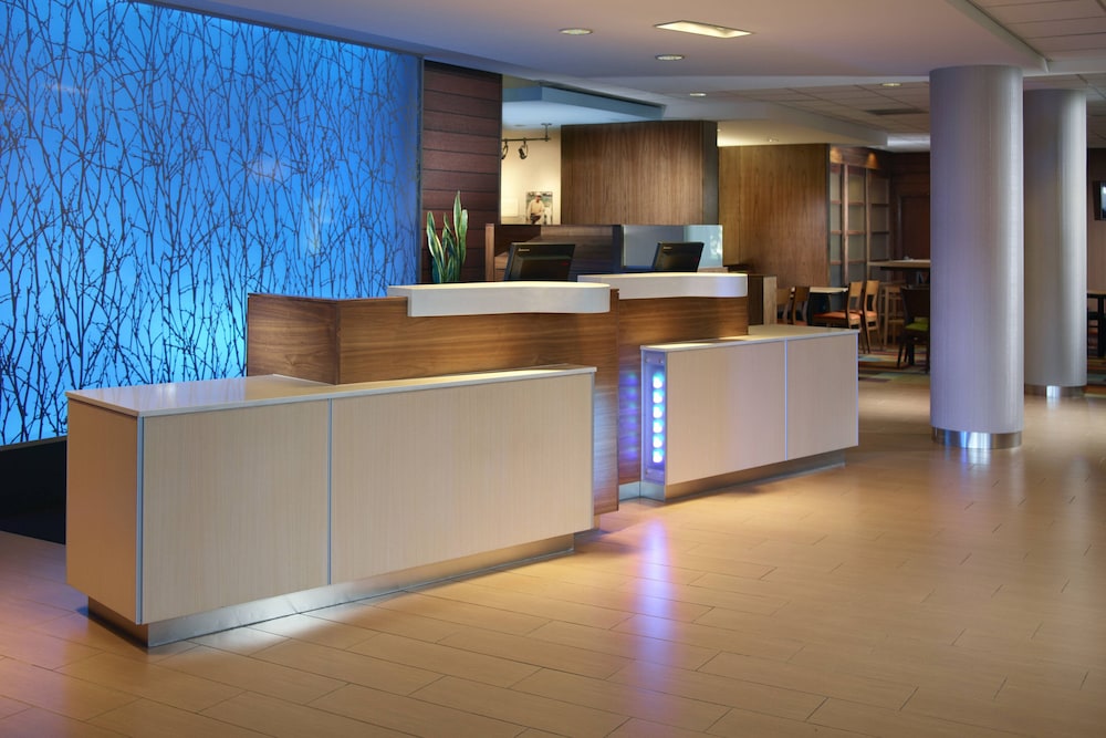 Fairfield Inn Suites Fayetteville North 4/50