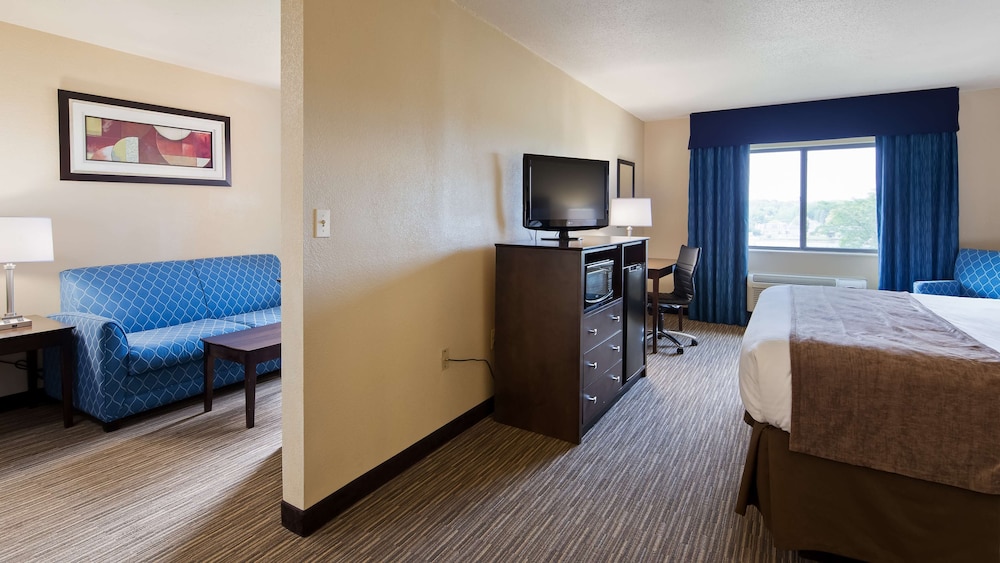 Best Western Port Huron Blue Water Bridge 24/31
