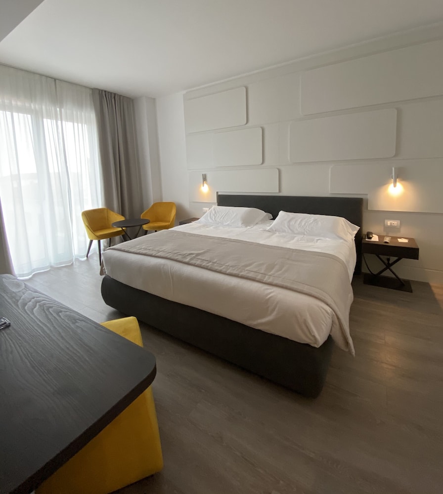 Solho Hotel 11/49