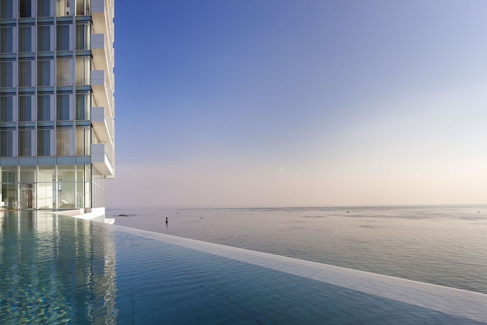 Seamarq Hotel 68/70