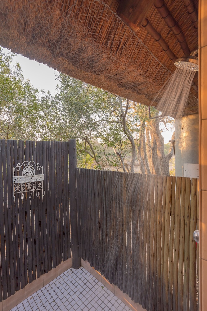Waterbuck Game Lodge - All Inclusive 14/50