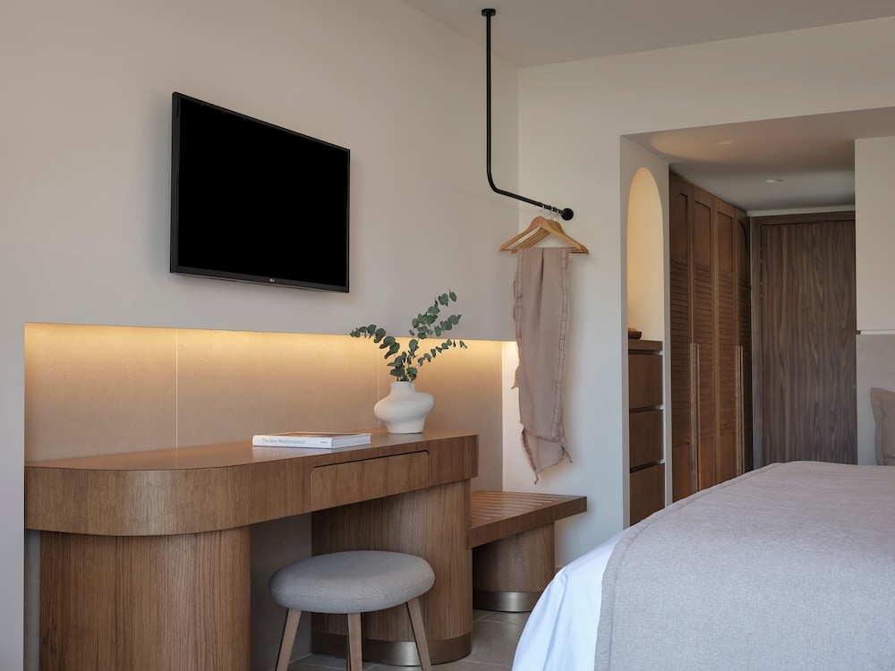 غرفة بثلاثة أسرّة بإطلالة على البحر، Lindos Princess Beach Resort & Spa 6/9