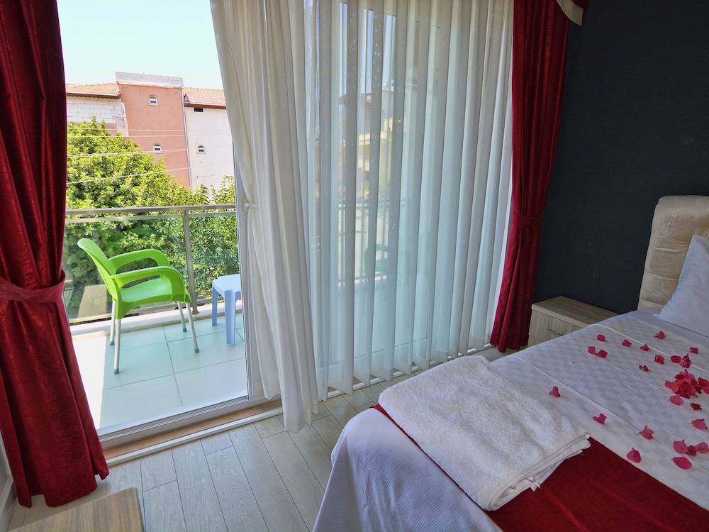 Airport Gulluk Hotel 7/17