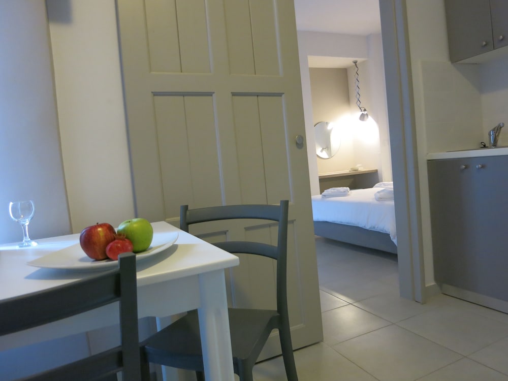 Hotel Amaryllis 24/57