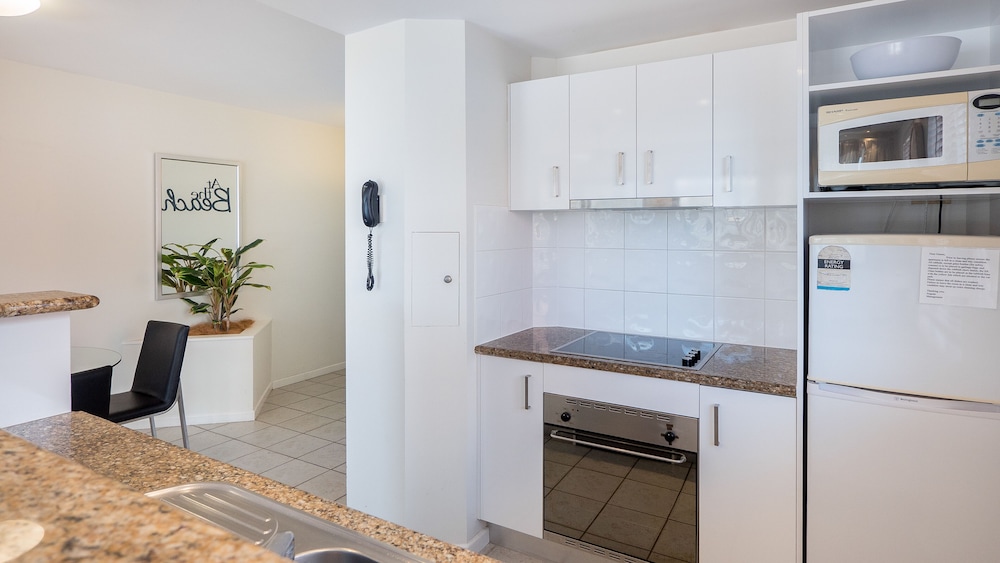 Aegean Mooloolaba 33/65