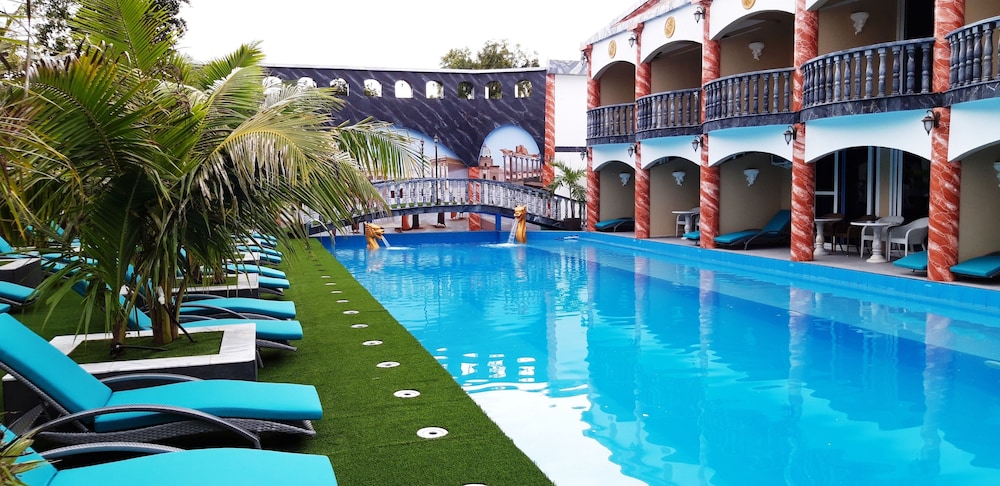Roman Empire Panglao Boutique Hotel 47/50