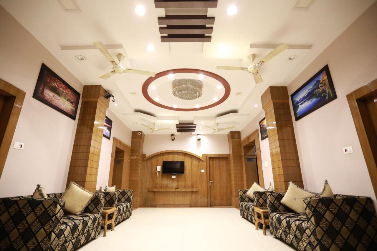 HOTEL KRISHNA JI 18/67