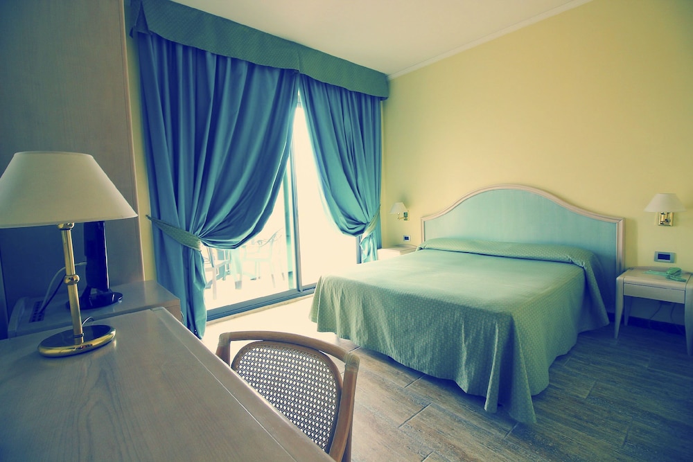 Hotel Siesta 23/66