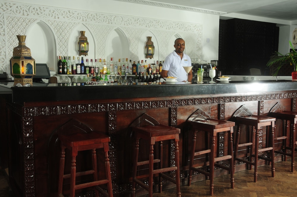 Jacaranda Indian Ocean Beach Resort 21/40