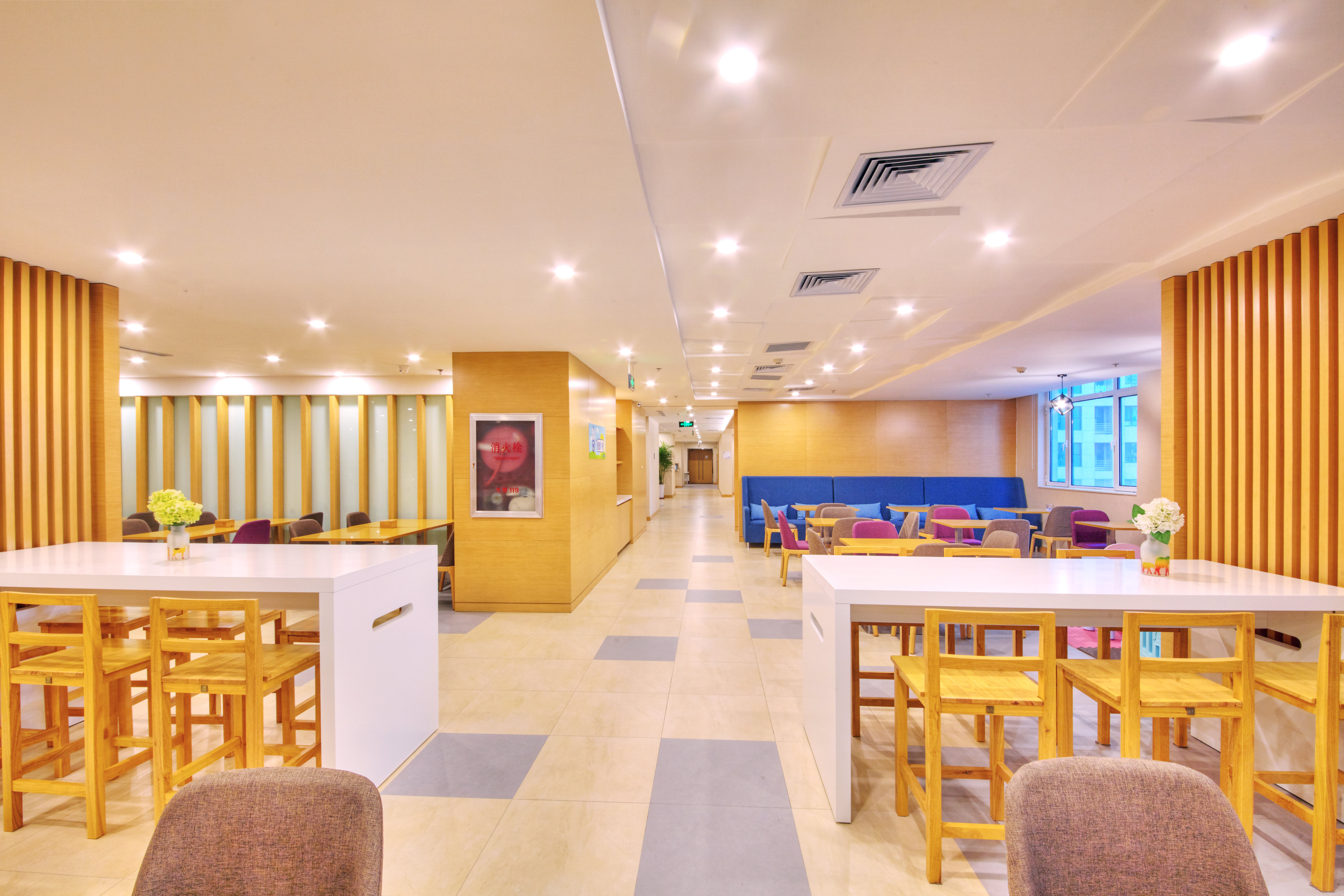 HOLIDAY INN EXPRESS TANGSHAN DOWNTOWN 26/35