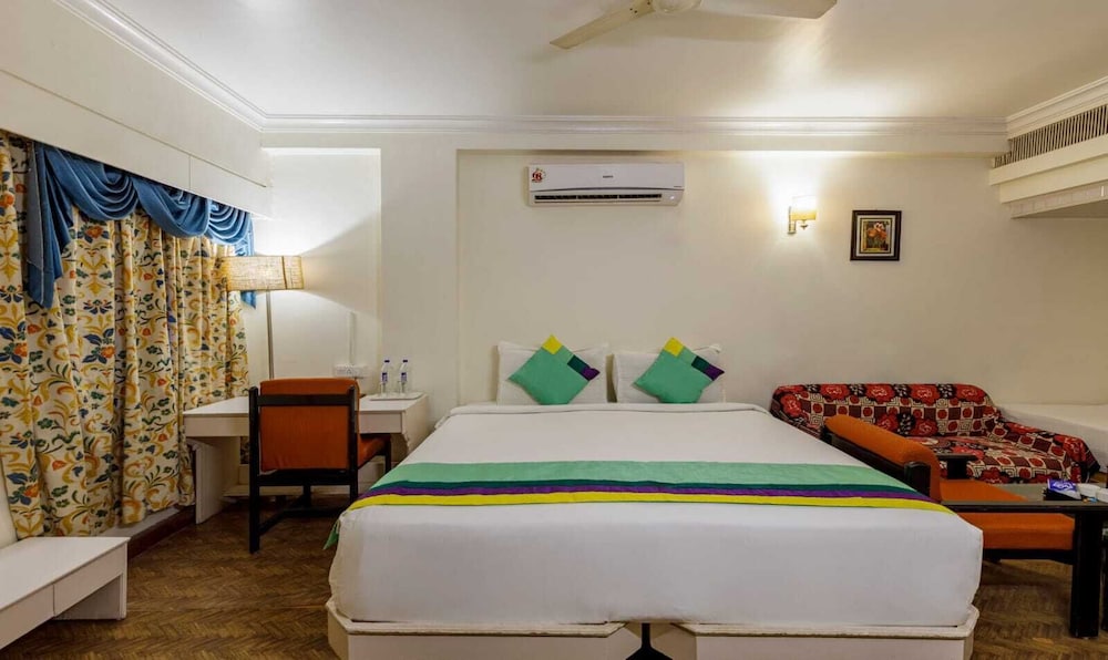 Hotel Crown Ahmedabad 11/43