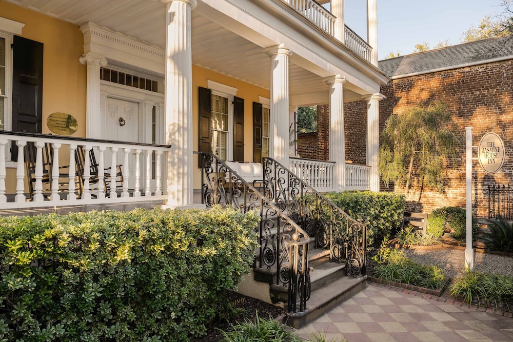 Jasmine House Inn 32/35