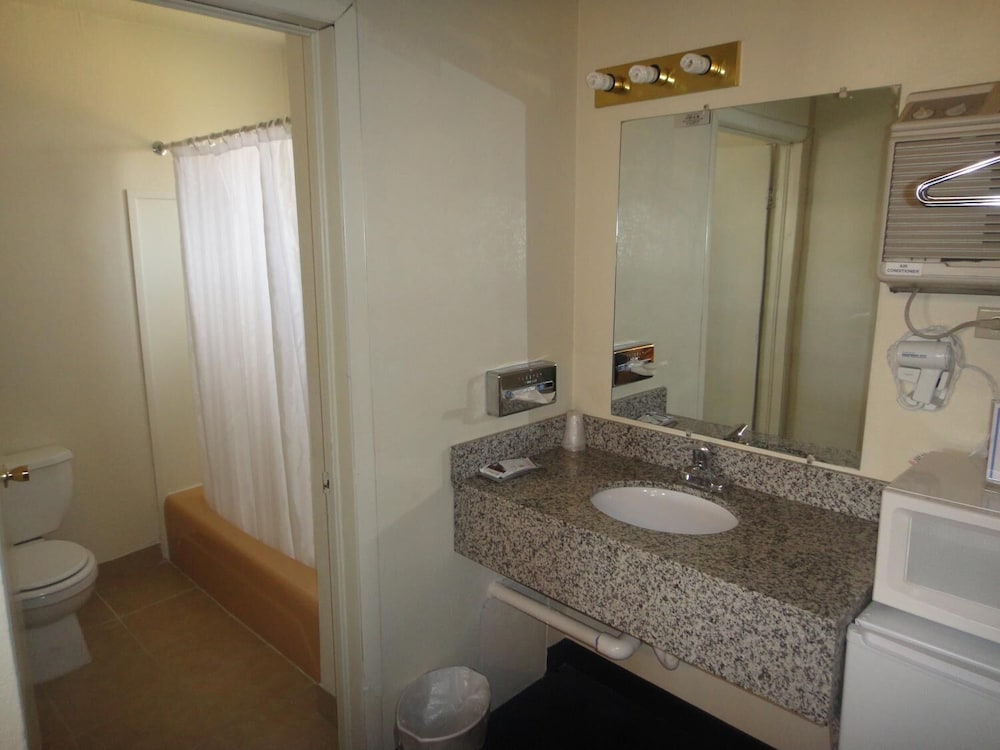 Econo Lodge Las Vegas NM 42/53