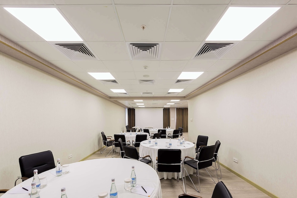 Panarams Tashkent Hotel a Member of Radisson Individuals 42/48