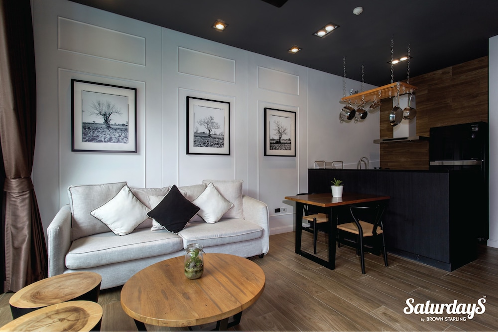 Saturdays Residence By Brown Starling 34/50