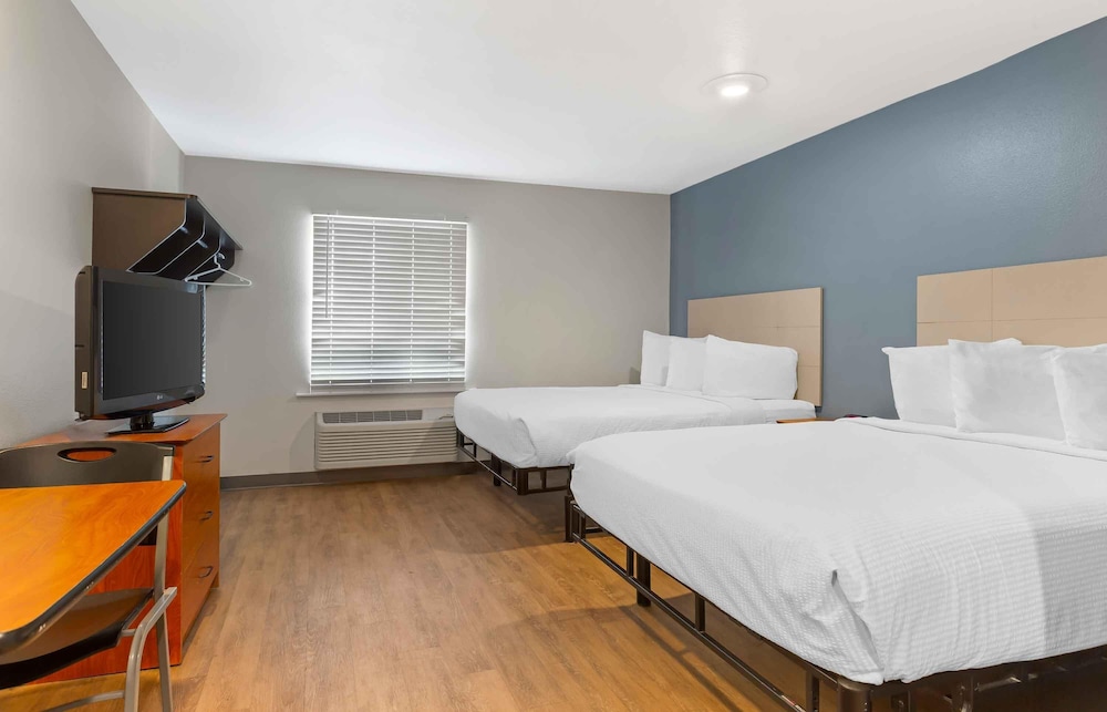 1 Full Bed - Non-Smoking, Kitchen