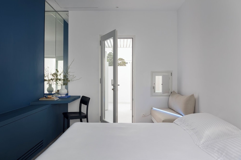 HIGH PRIVACY, SUITE, PLUNGE POOL