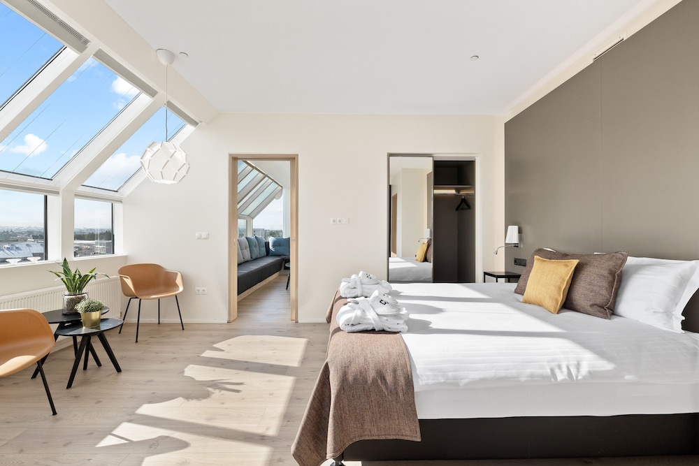 PANORAMA, DOUBLE BED, BALCONY, TOP FLOOR
