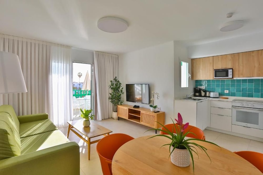 Nazaret Apartments 45/67