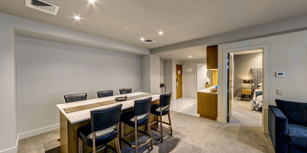 Distinction Dunedin Hotel 61/65