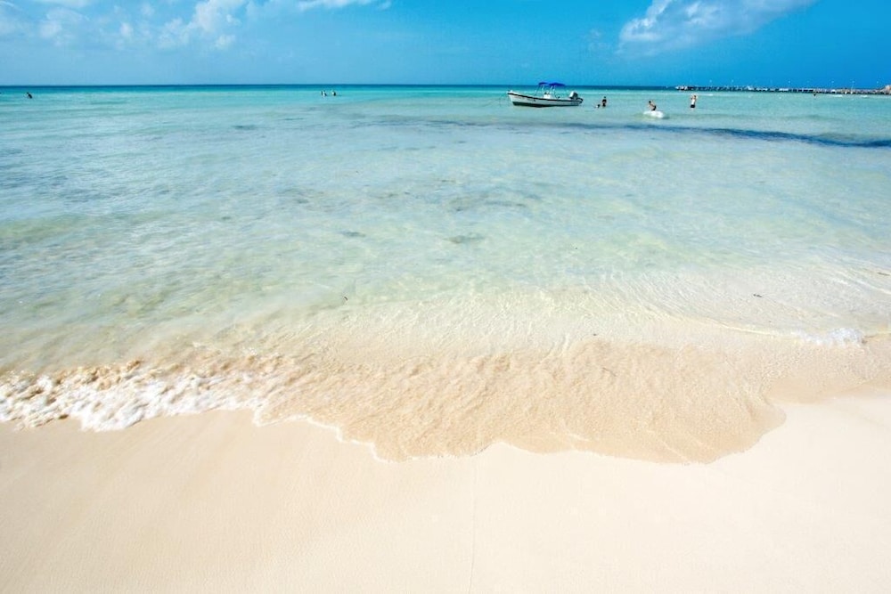 Hotel & Suites Bucaneros, Isla Mujeres 42/48