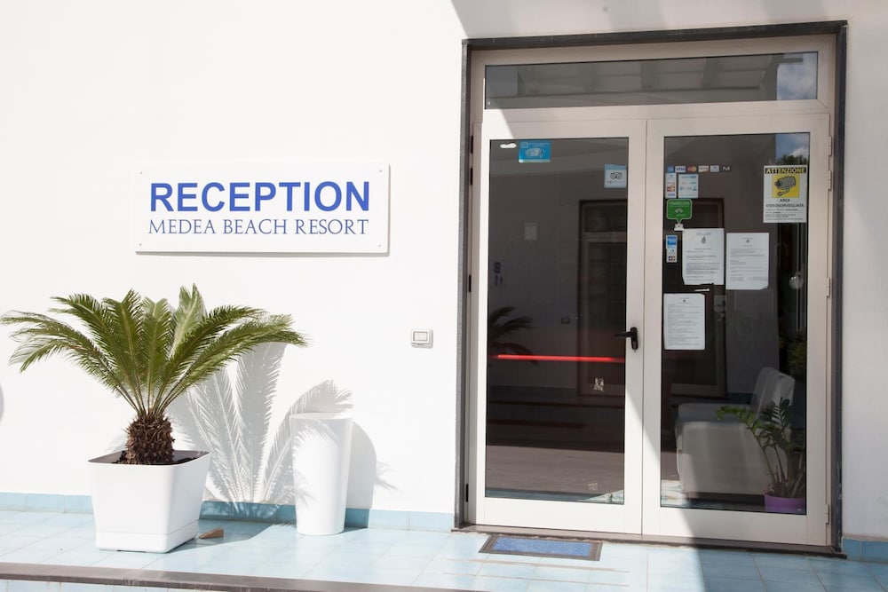 Medea Beach Resort 6/50