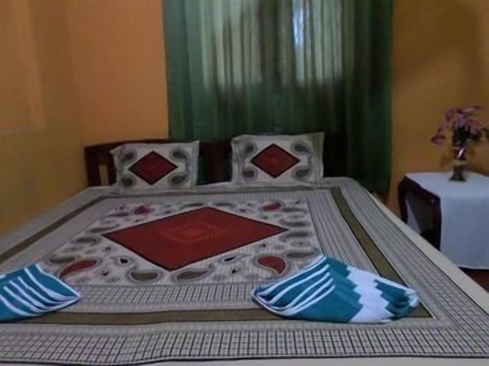 Pradeepa Guest House 6/19