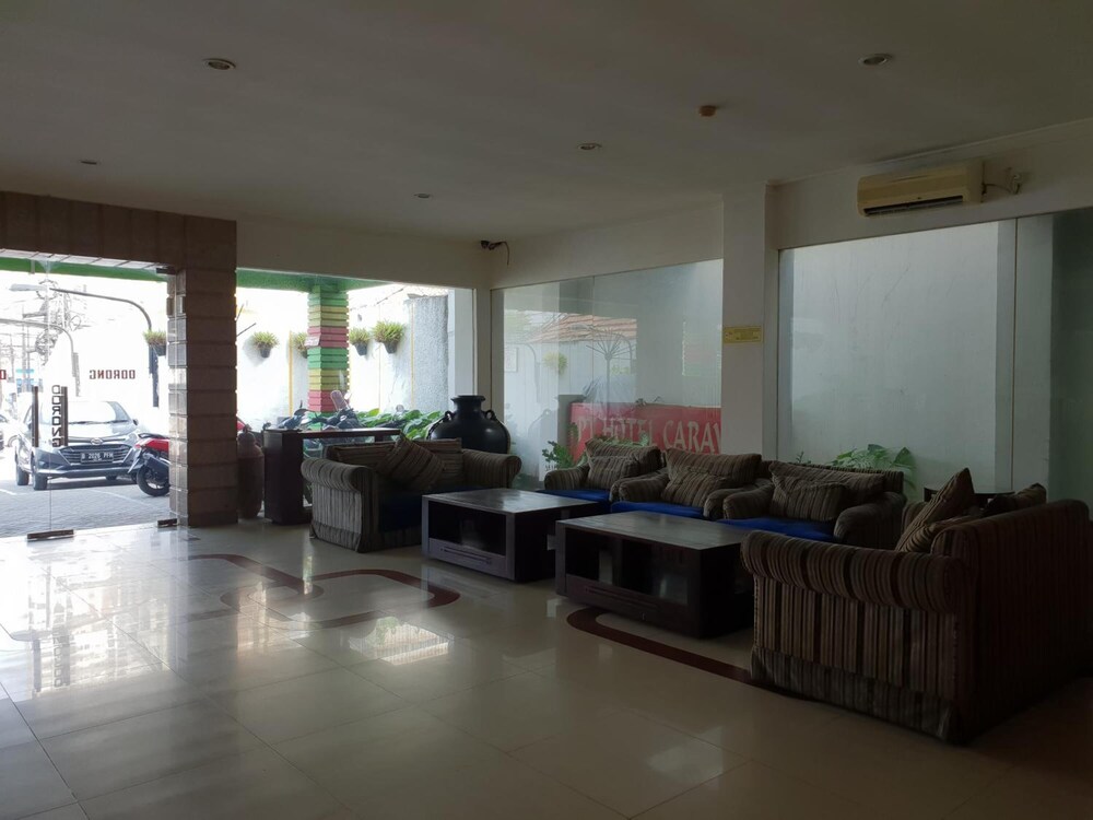 Hotel Caravan 12/49