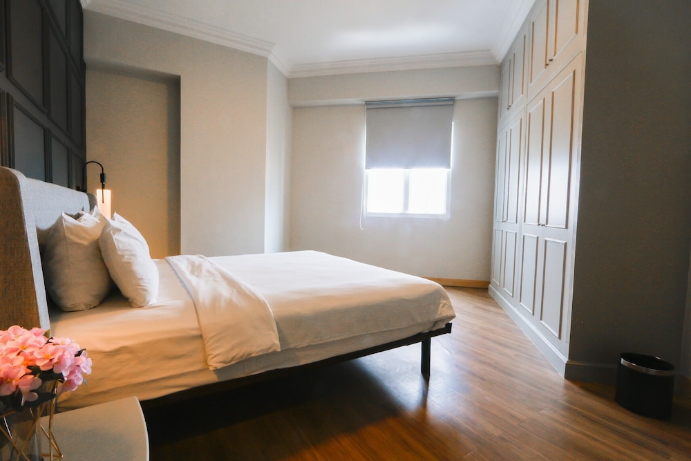 Java Paragon Hotel And Residences in SURABAYA