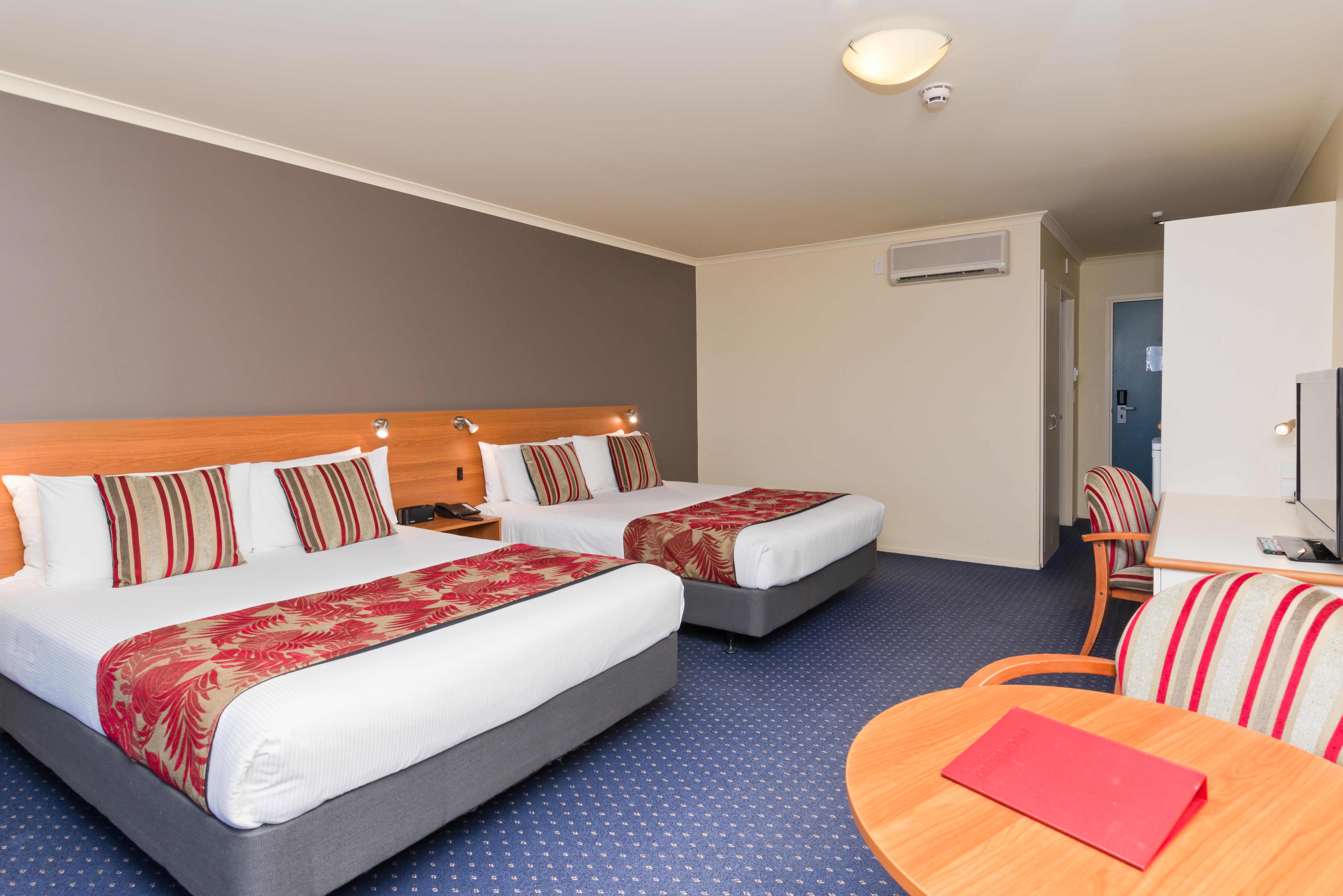 غرفة قياسية بسرير كوين وسرير فردي، Heartland Hotel Auckland Airport 7/10
