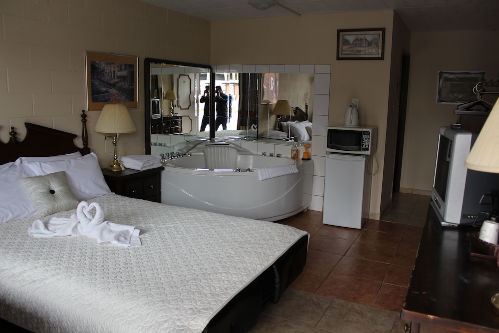 Ritz Inn Niagara 23/65